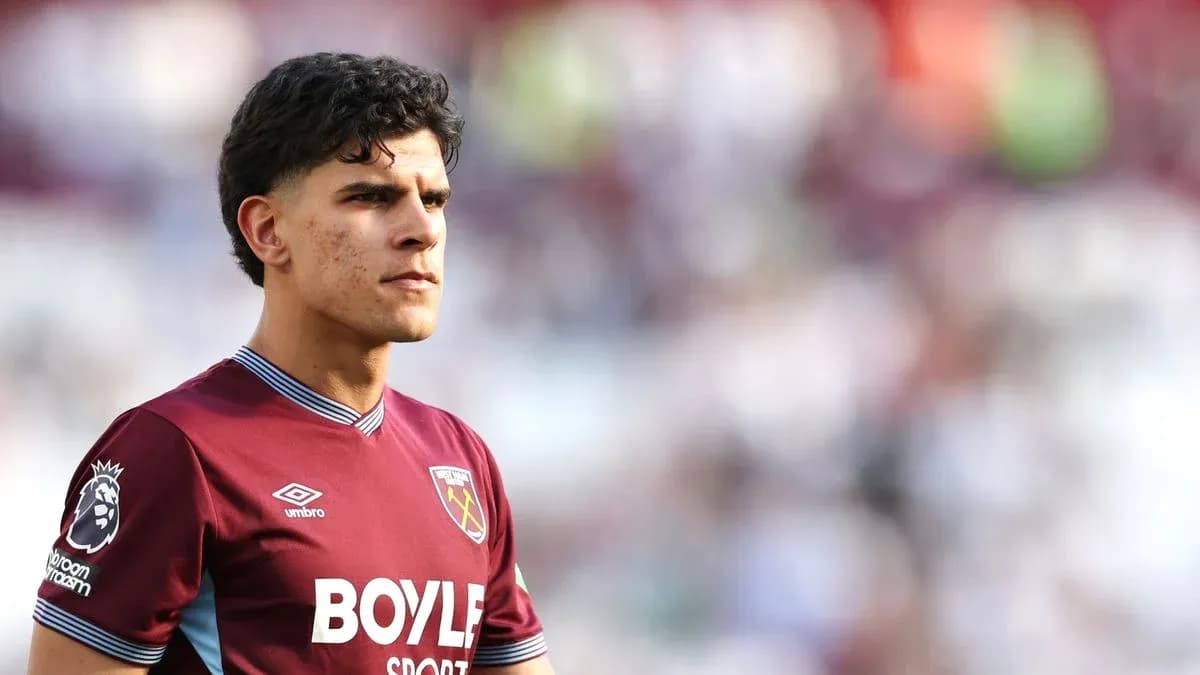 Jugador de West Ham en el campo durante el partido Jugador de West Ham en el campo durante el partido