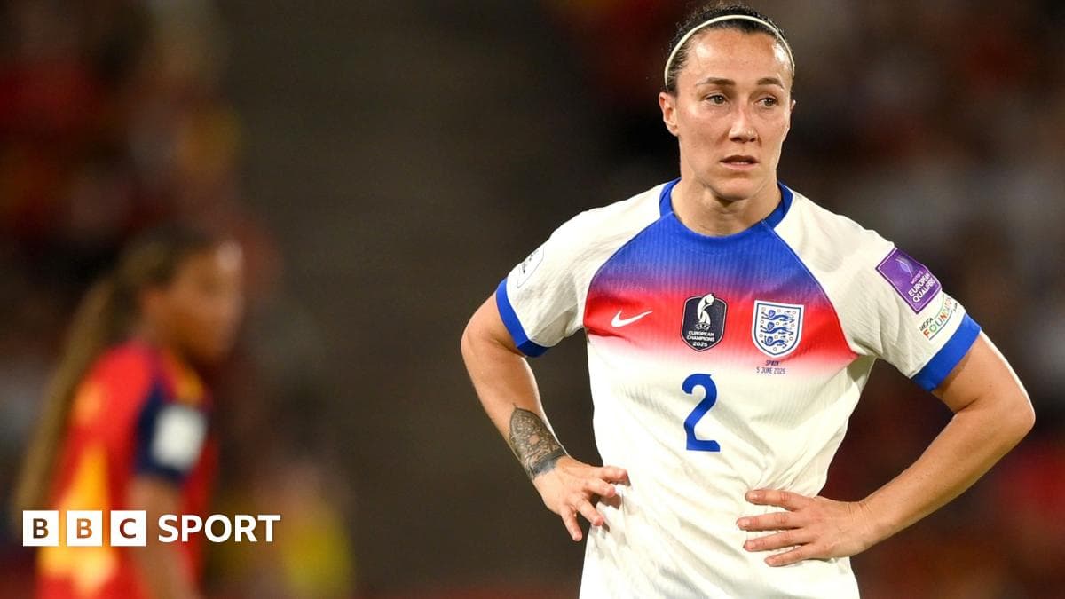 Jugadora de Inglaterra en acción durante el partido Jugadora de Inglaterra en acción durante el partido