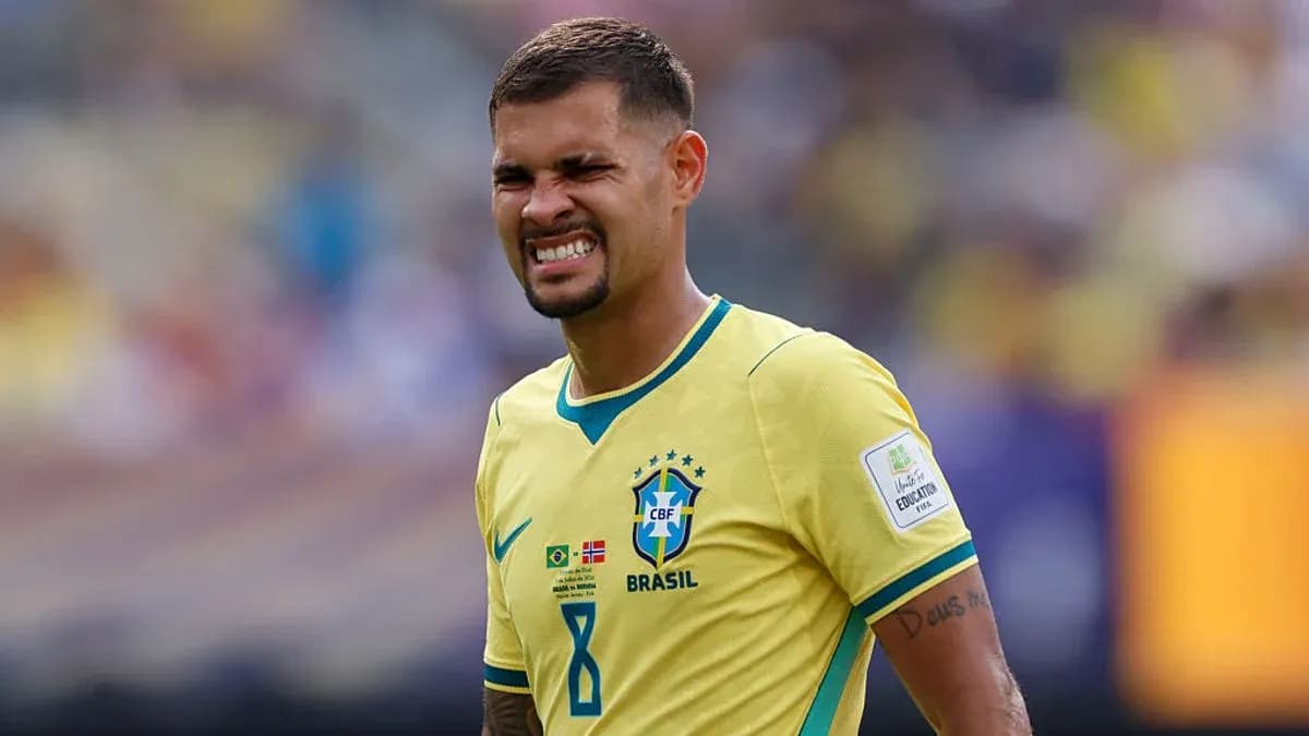 Jugador brasileño en acción durante un partido Jugador brasileño en acción durante un partido